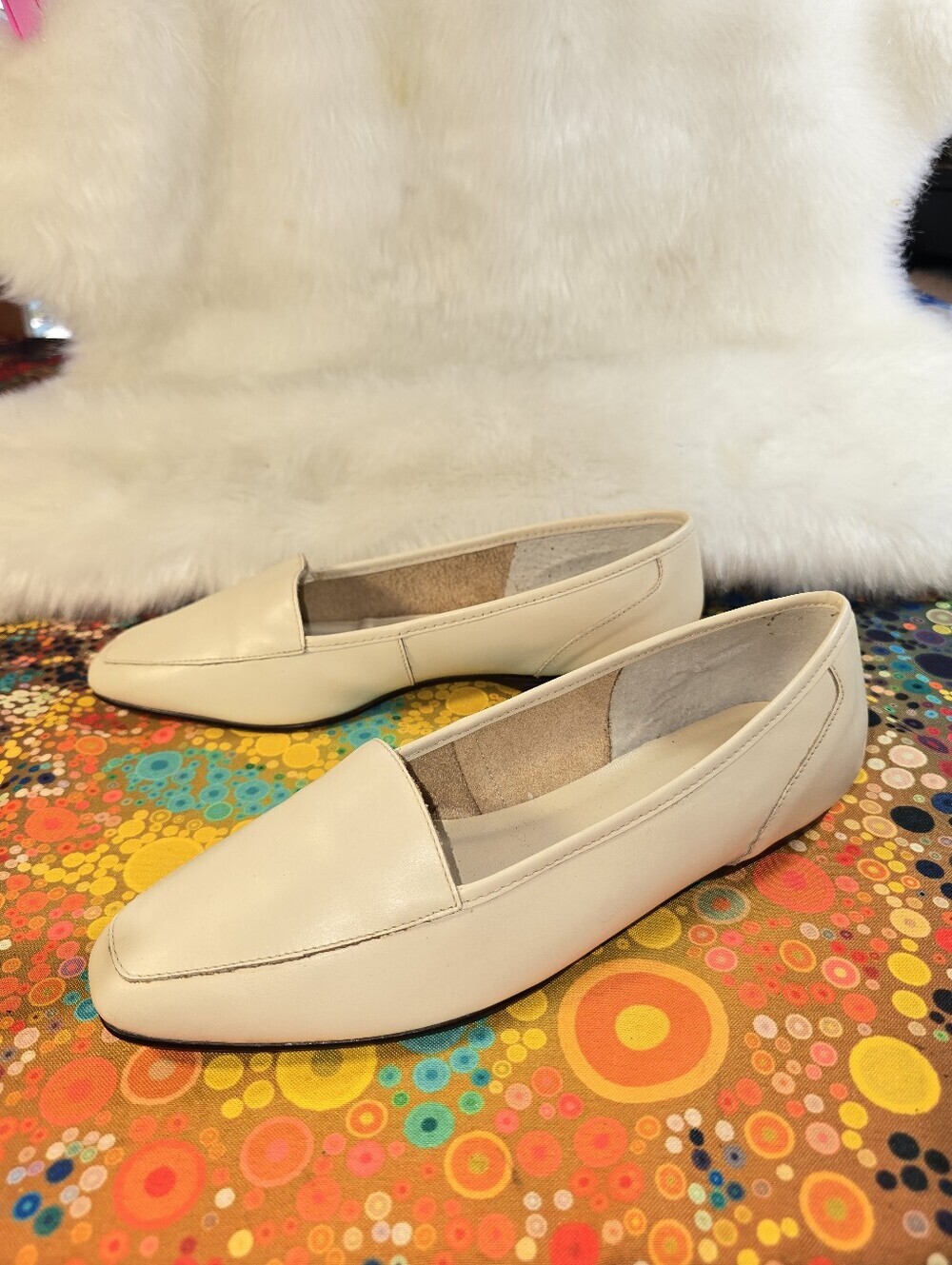 Treo Classic Women's Cream Leather Loafers - Picture 2 of 10